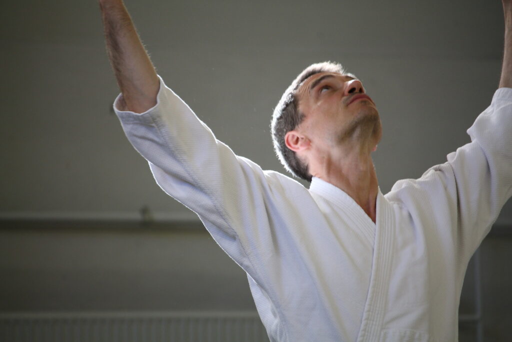 Aikido-Schule Thomas Beck | Aikido | Spirituelle Kampfkunst | Bokken-Praxis | Atemübungen | Aikido unterm Schlern | Berlin | Südtirol